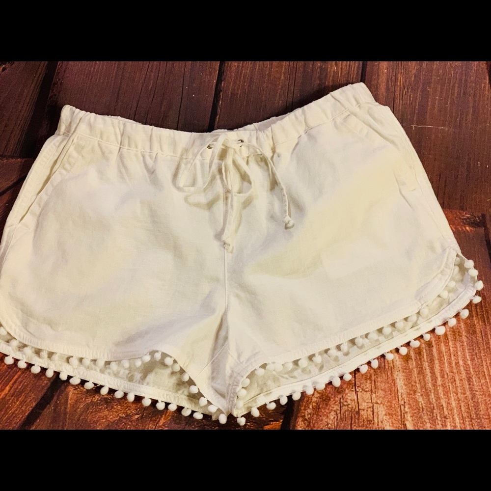 J Crew NWT White shorts ✔️SOLD OUT XL.